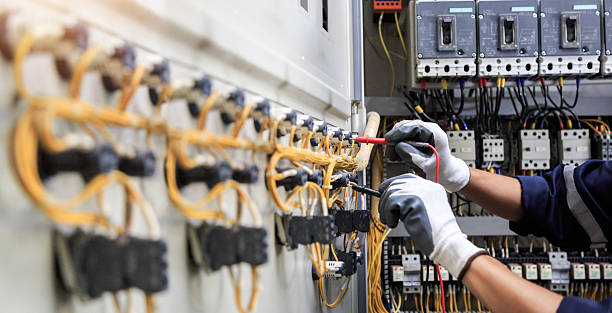 Professional Electrician technician working in Collinsville, TX